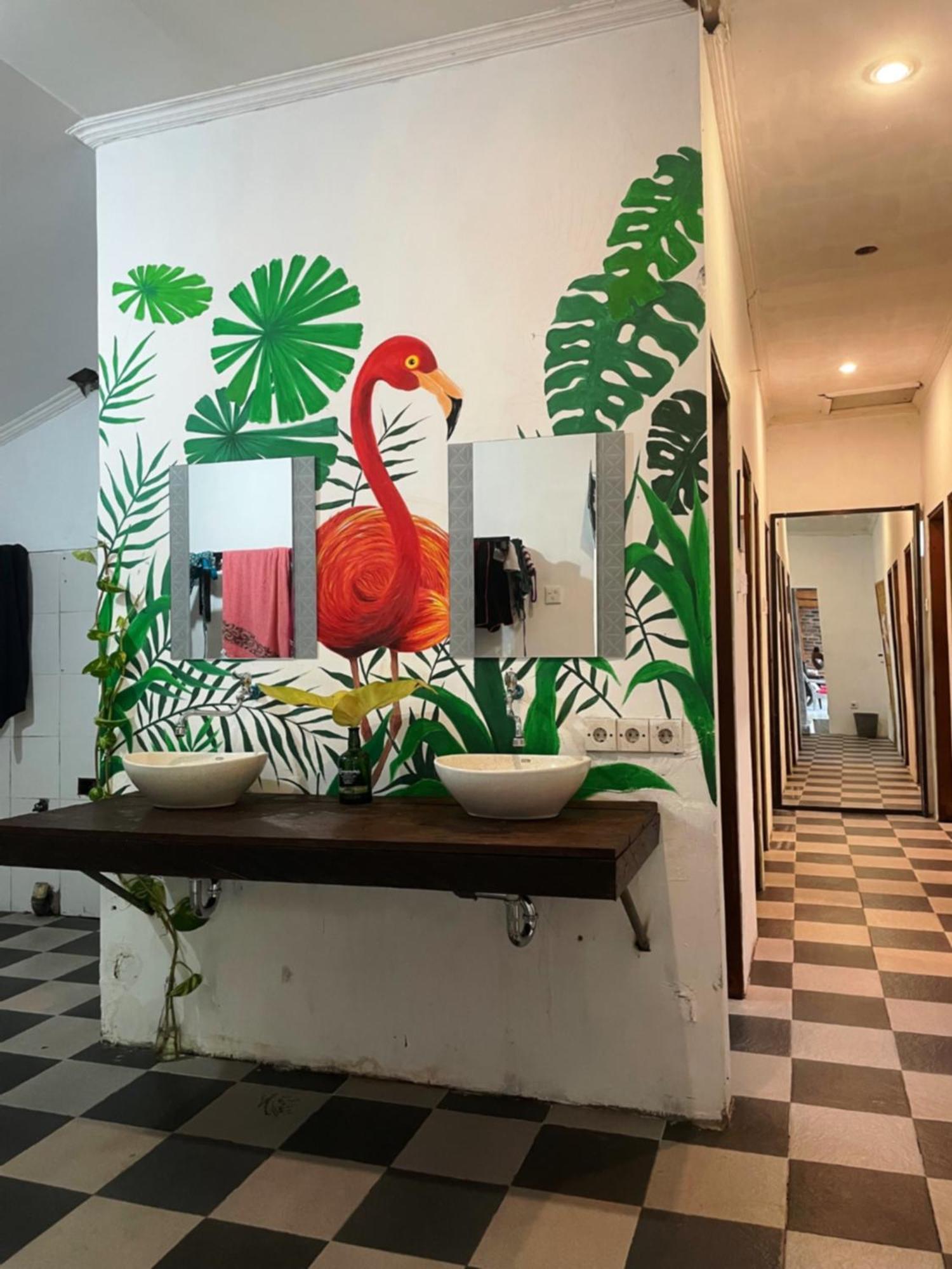 Da Housetel Kuta Hostel